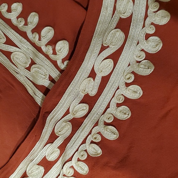 Rust colored top - Picture 2 of 6